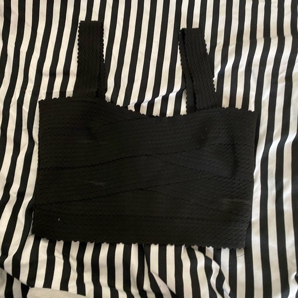 Tight crop top - Picture 1 of 1